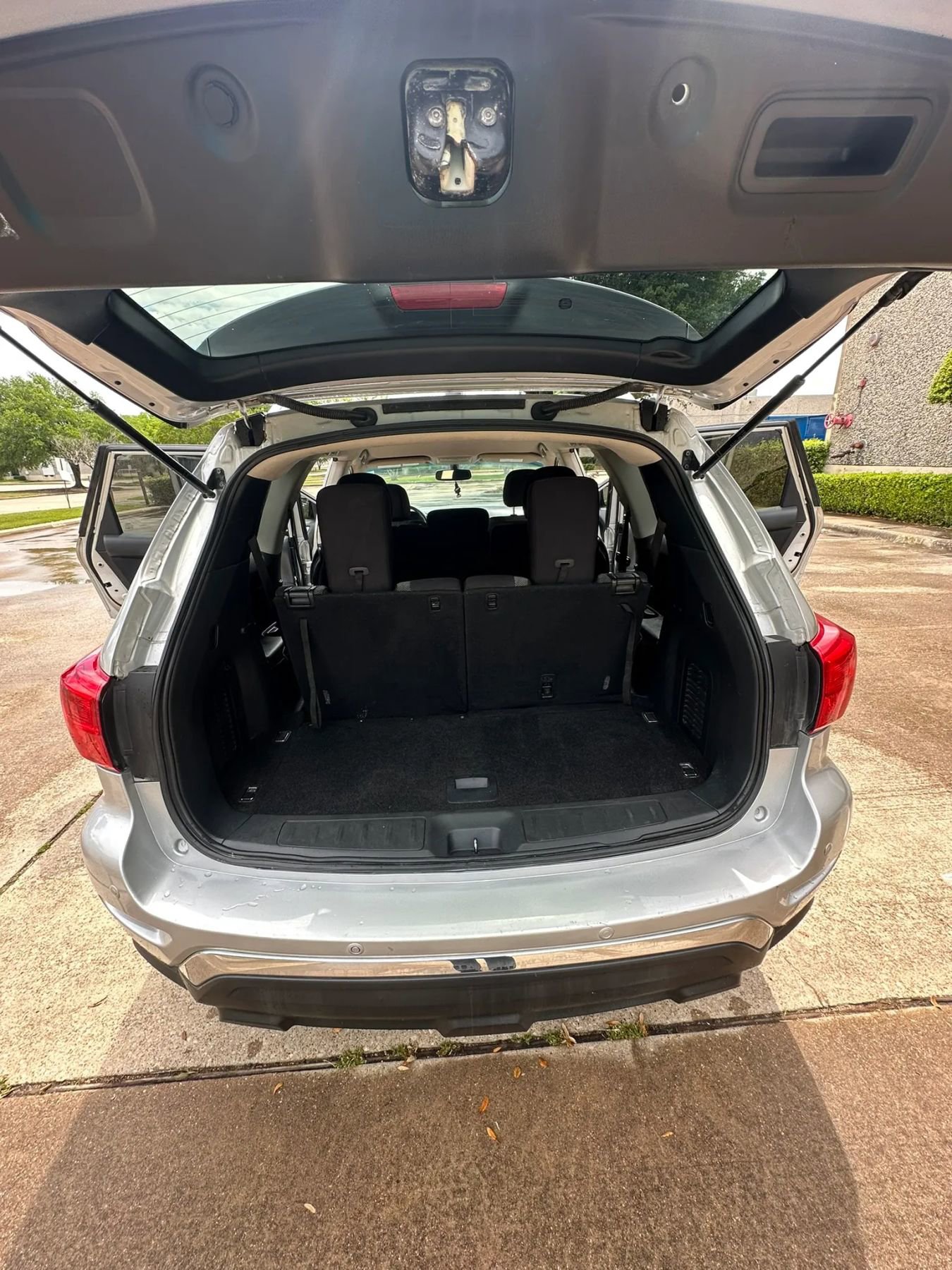 Used 2017 Nissan Pathfinder SV image 17