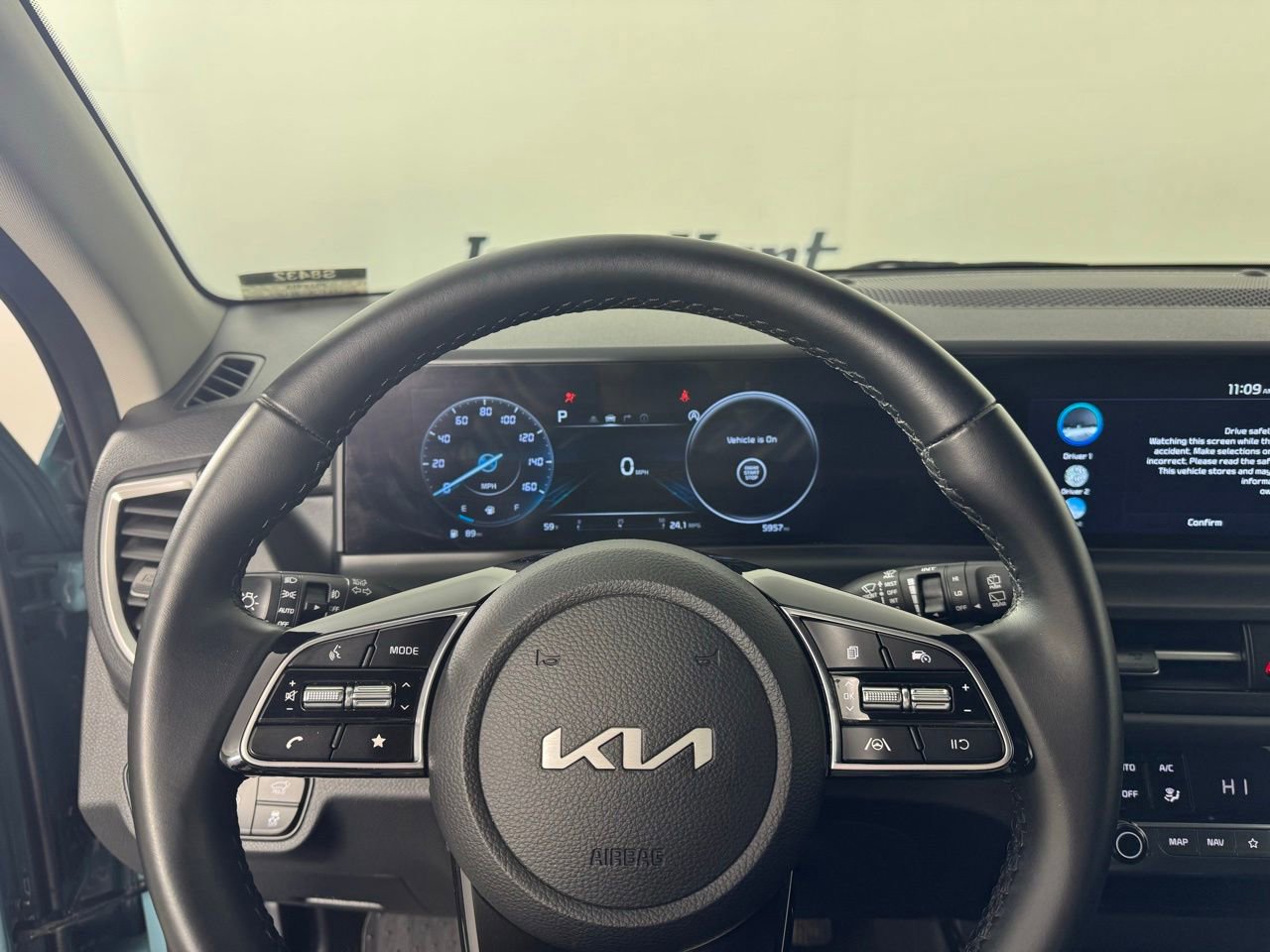 Used 2025 Kia Seltos EX image 22