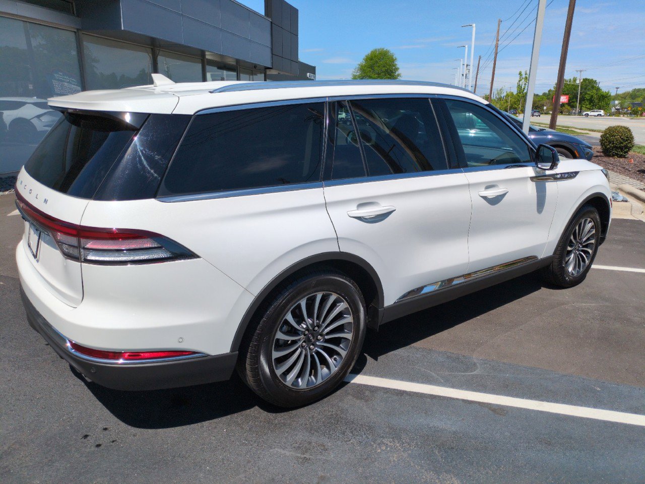 Used 2022 Lincoln Aviator Reserve w/ Equipment Group 201A RWD image 7