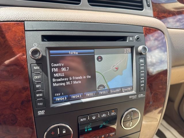 Used 2013 Chevrolet Avalanche LTZ image 23