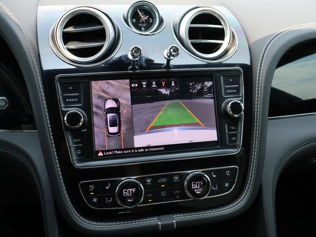 Used 2018 Bentley Bentayga AWD/4WD image 23