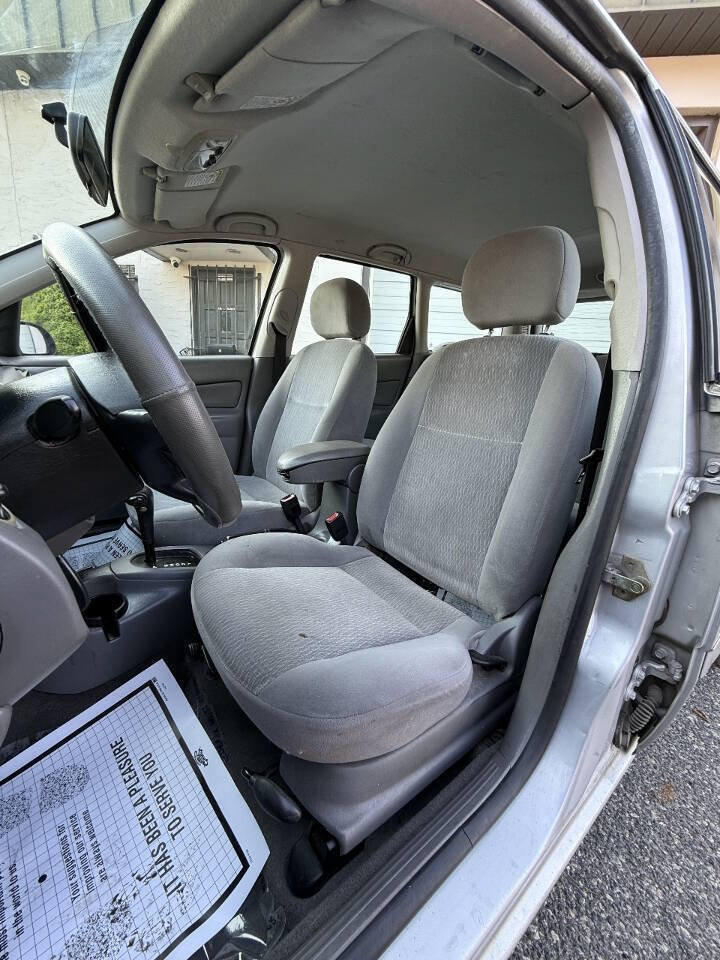 Used 2001 Ford Focus SE FWD image 12