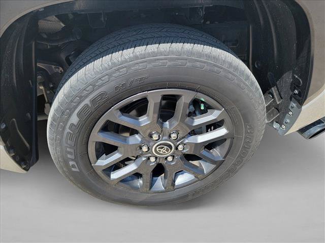 Used 2022 Toyota Tundra Platinum w/ Advanced Package RWD image 9