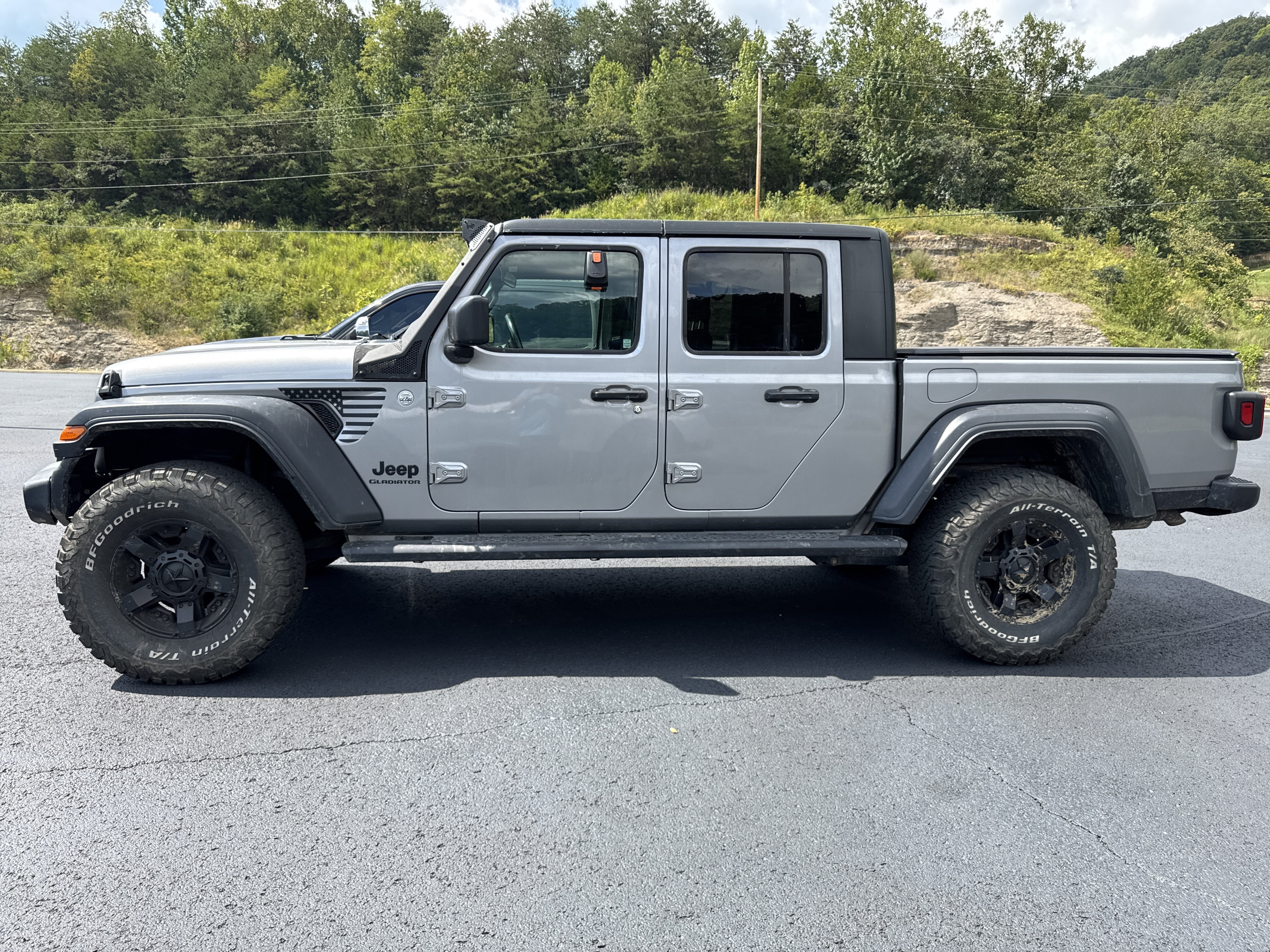 Used 2020 Jeep Gladiator Sport w/ Quick Order Package 24S AWD/4WD image 4