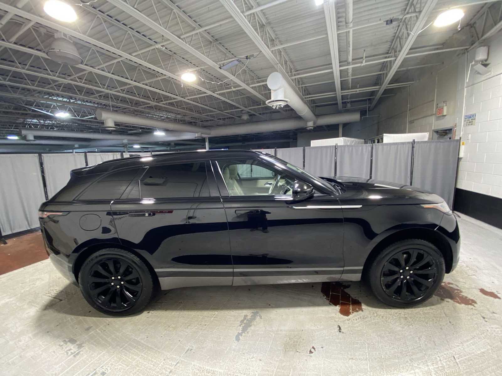 Used 2018 Land Rover Range Rover Velar S image 27