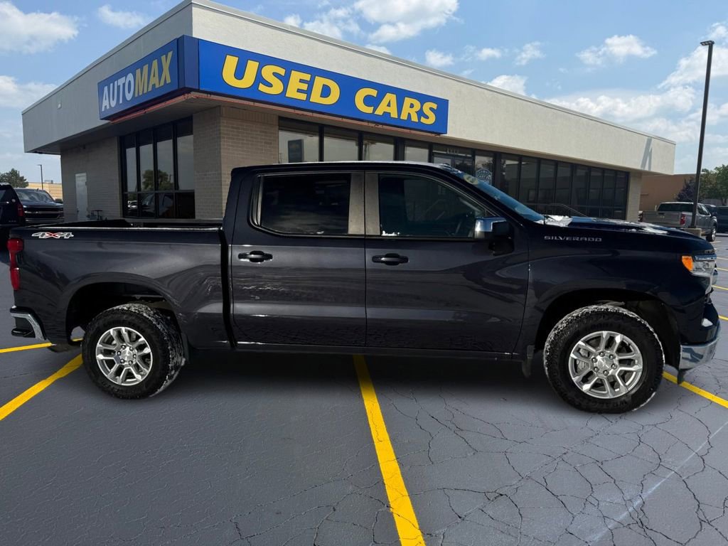 Used 2023 Chevrolet Silverado 1500 LT image 2
