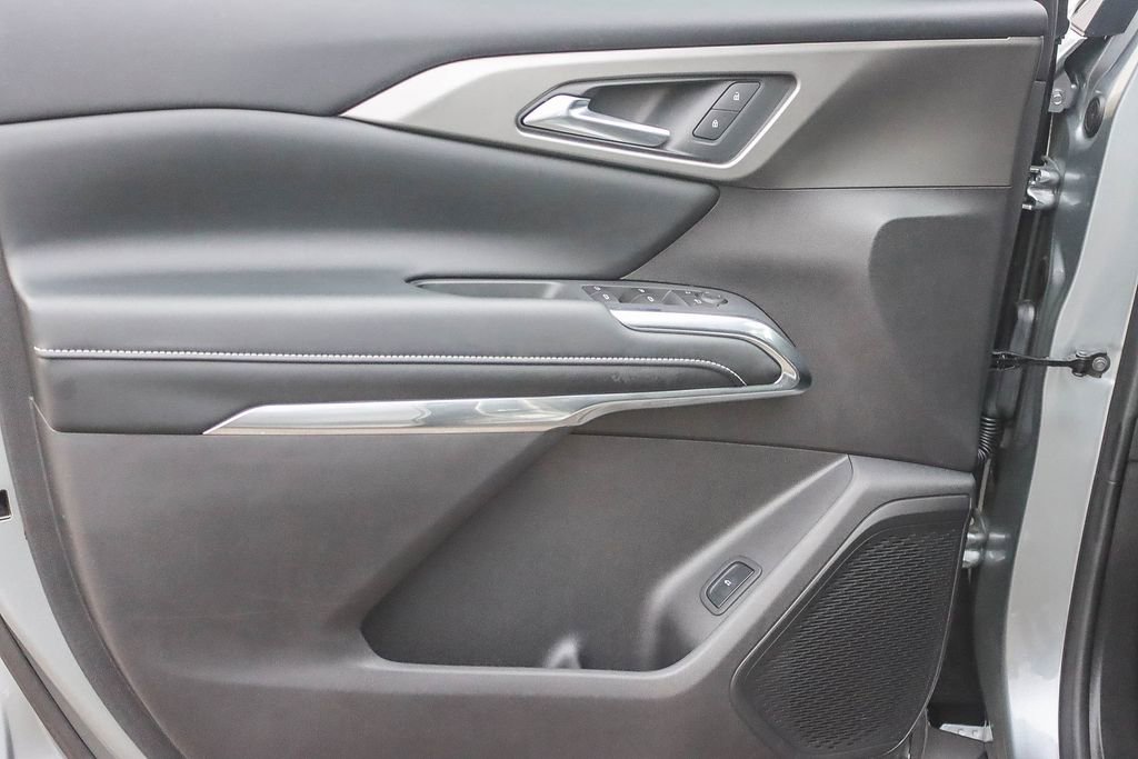 Used 2026 Chevrolet Traverse LT w/ Driver Confidence Package image 19