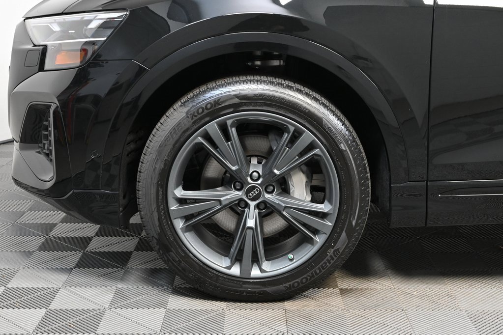 New 2026 Audi Q8 Premium image 35