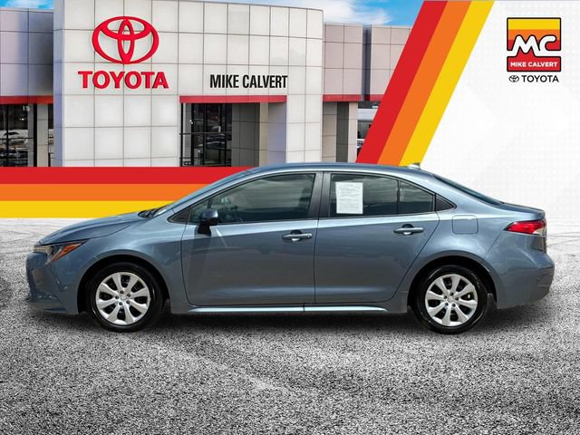 Certified 2025 Toyota Corolla LE FWD image 2