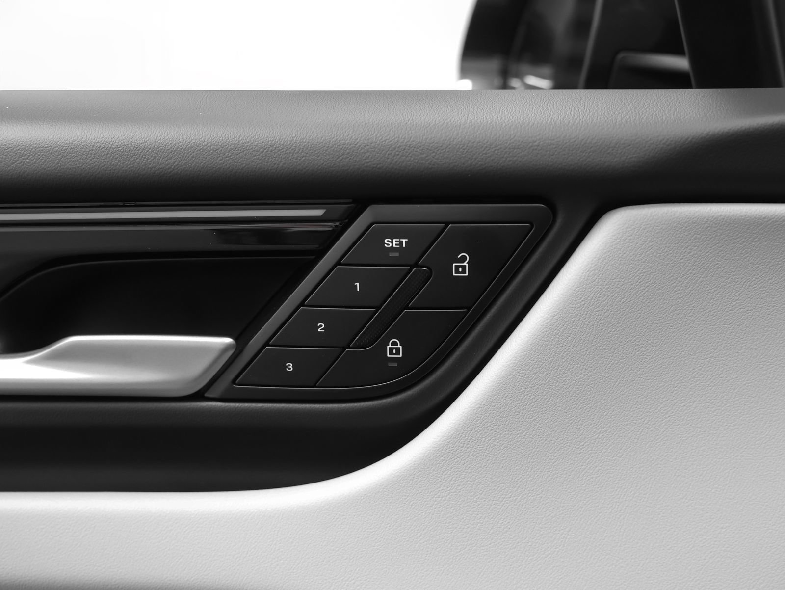 New 2026 Porsche Macan 4 Electric AWD/4WD image 30