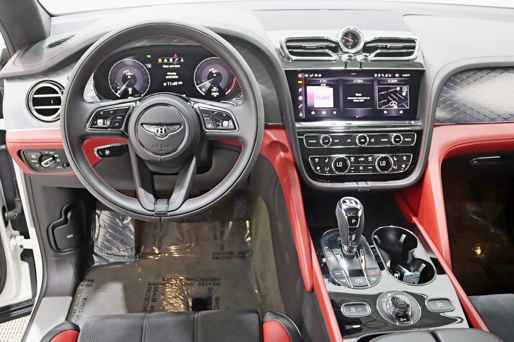 Used 2023 Bentley Bentayga AWD/4WD image 13