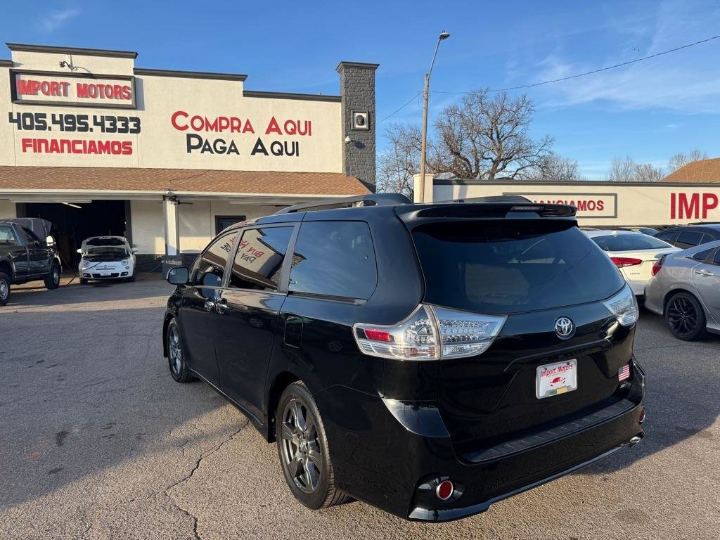 Used 2017 Toyota Sienna SE image 8