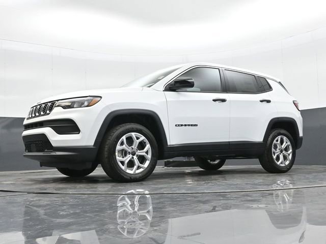 Used 2025 Jeep Compass Sport image 42
