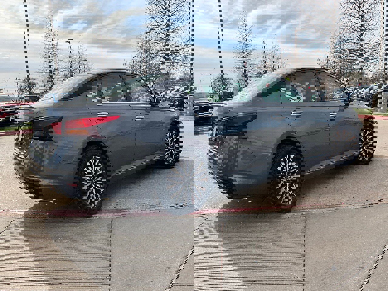 Used 2025 Nissan Altima 2.5 SV image 6