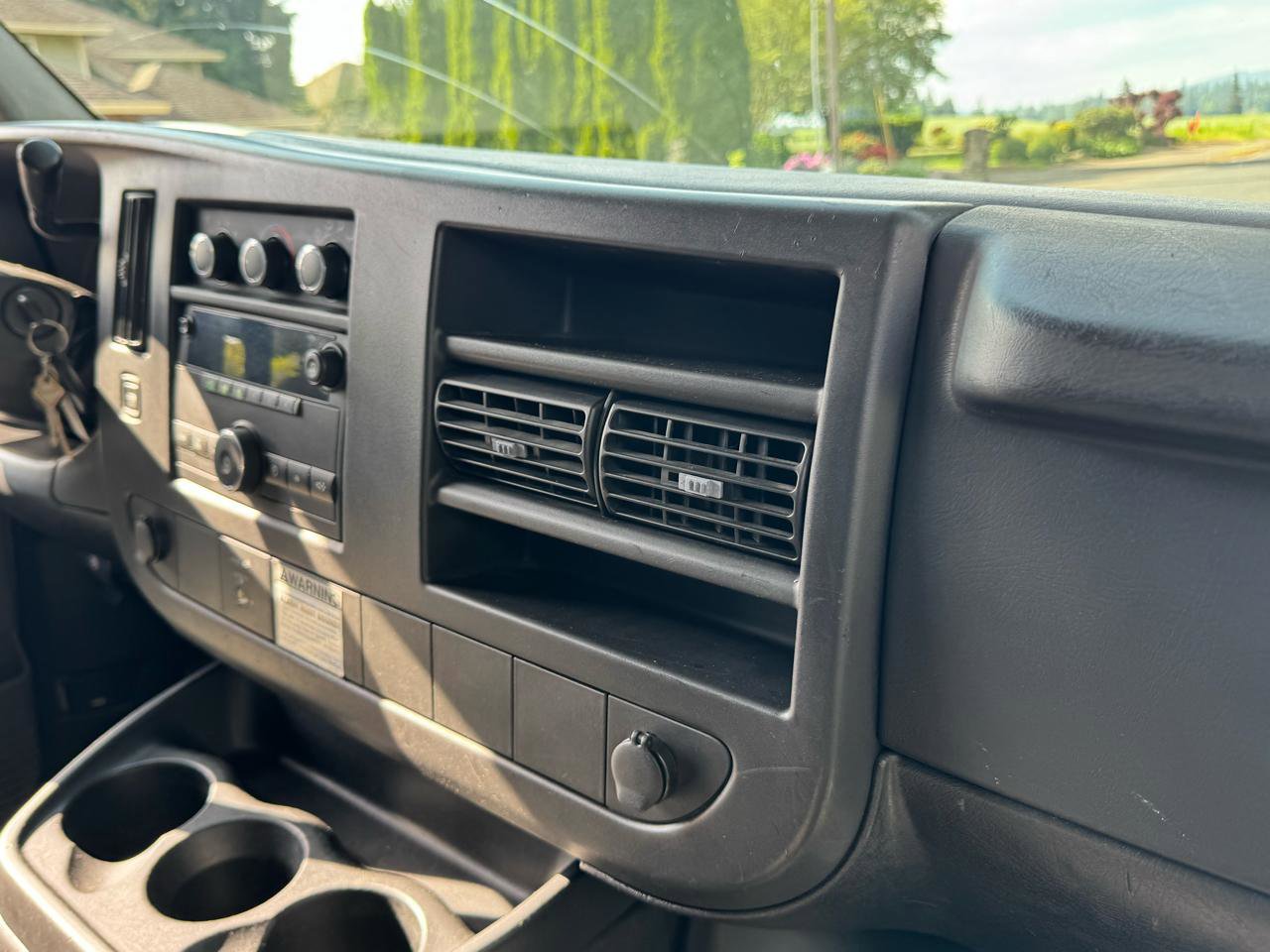 Used 2009 GMC Savana 3500 RWD image 18