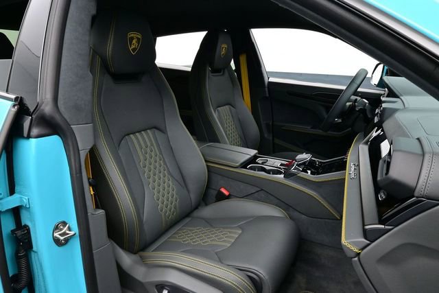 Used 2025 Lamborghini Urus SE AWD/4WD image 18