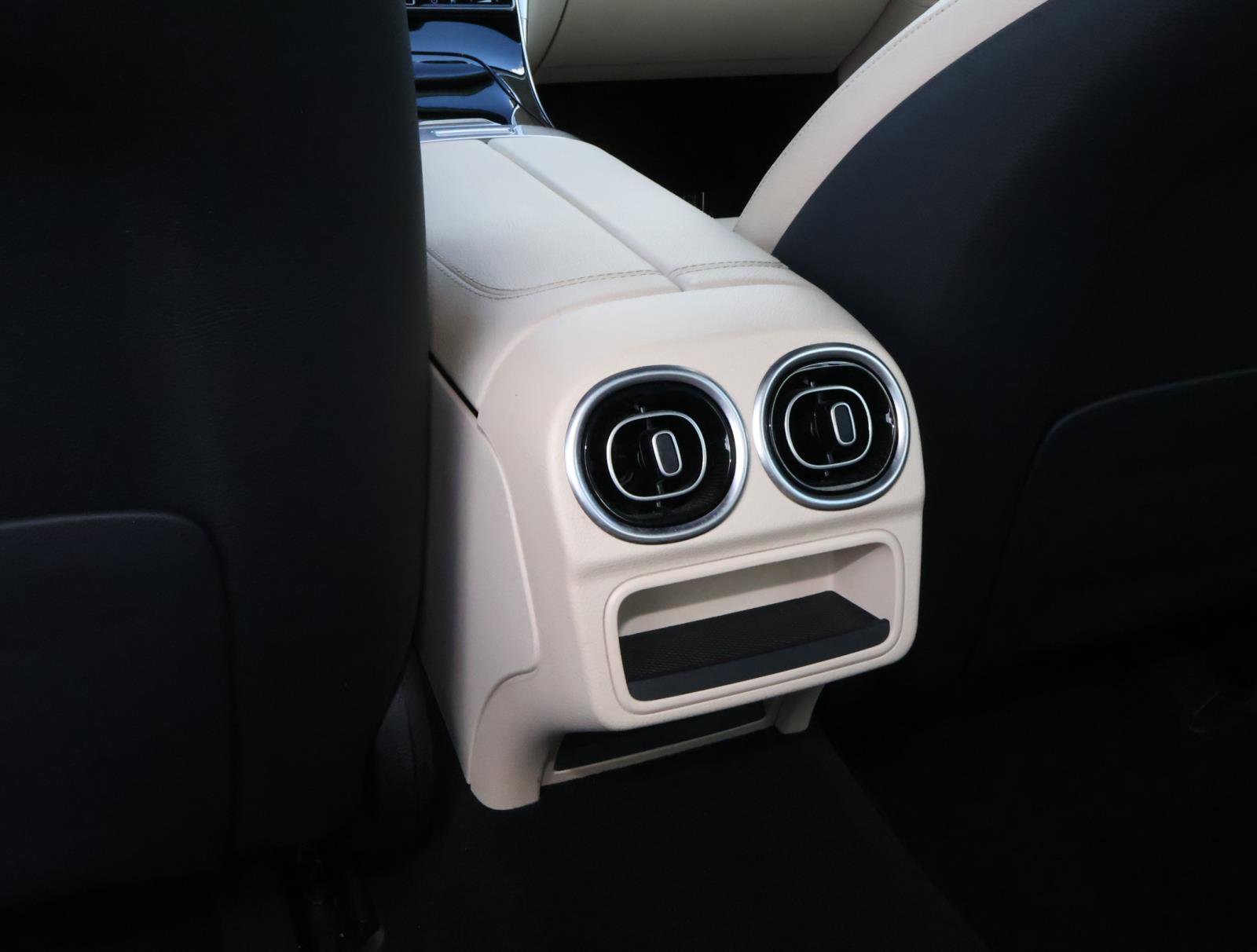 Used 2022 Mercedes-Benz C 300 4MATIC Sedan image 13