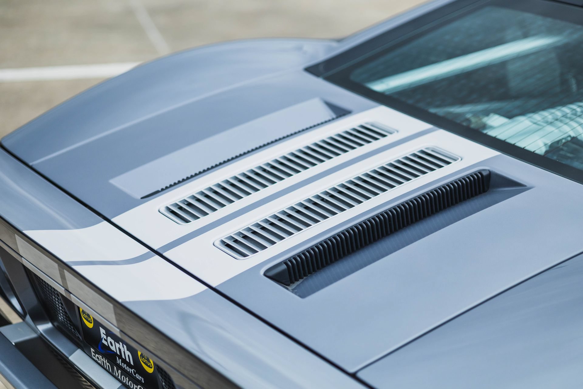 Used 2006 Ford GT RWD image 21