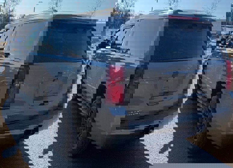 Used 2020 Chevrolet Suburban LT image 7