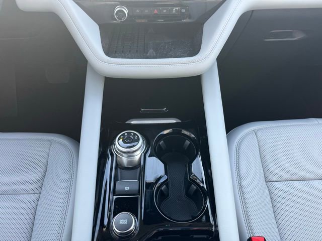 Used 2025 Ford Explorer Platinum w/ Ultimate Package image 22