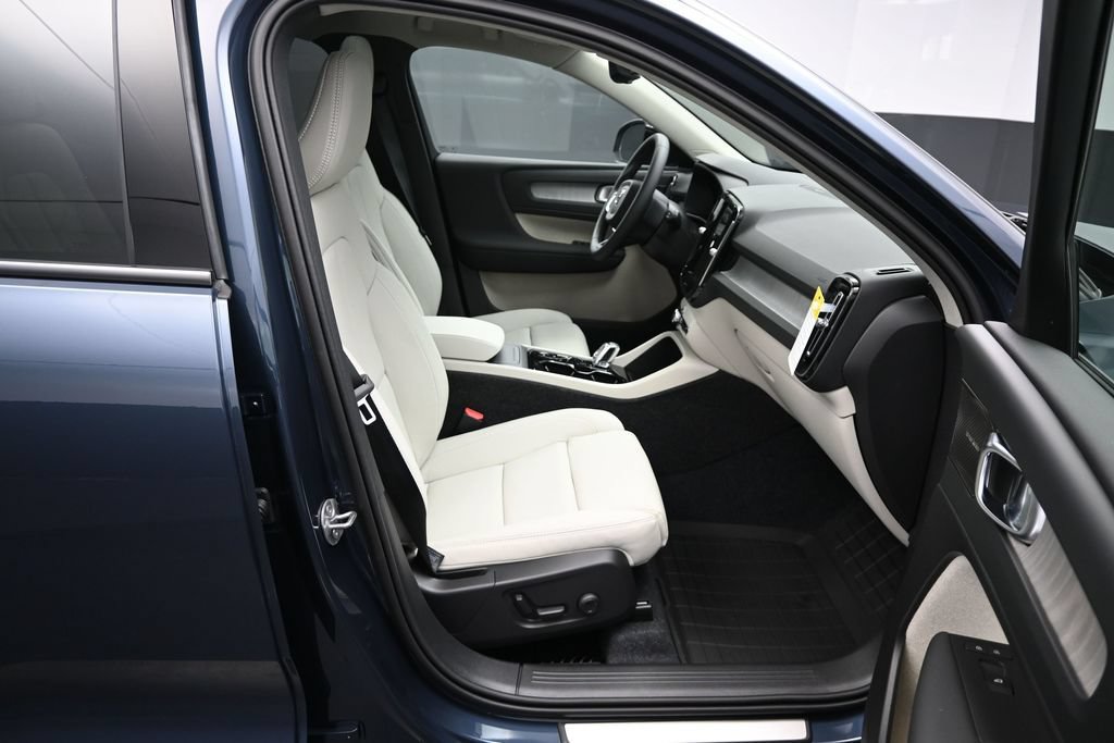 New 2026 Volvo XC40 B5 Ultra w/ Protection Package Premier AWD/4WD image 21