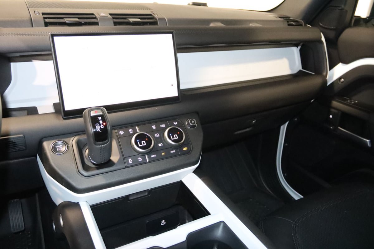 Used 2025 Land Rover Defender 110 S AWD/4WD image 50