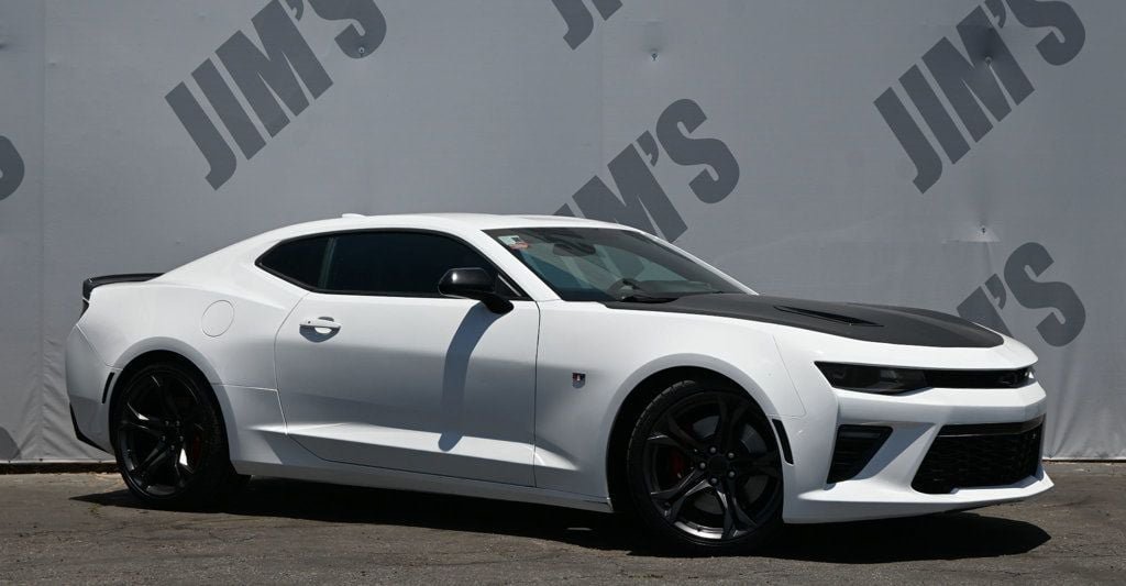 Used 2017 Chevrolet Camaro SS RWD image 3
