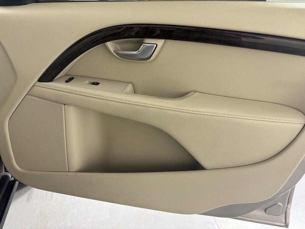 Used 2015 Volvo XC70 T6 Platinum image 38