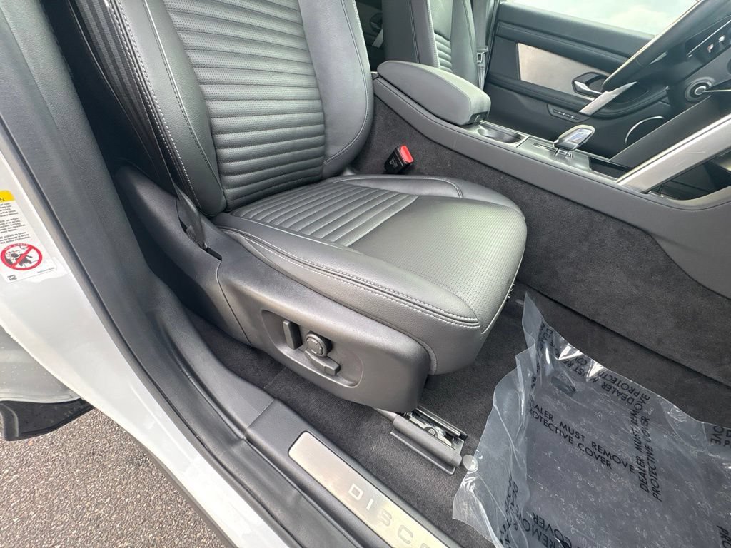 Used 2024 Land Rover Discovery Sport Dynamic SE AWD/4WD image 24