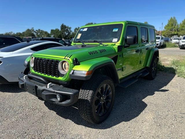Used 2025 Jeep Wrangler Unlimited Sahara AWD/4WD image 3