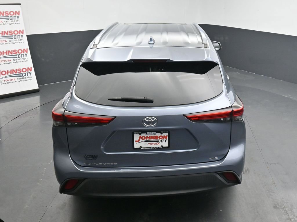 Used 2020 Toyota Highlander XLE FWD image 30