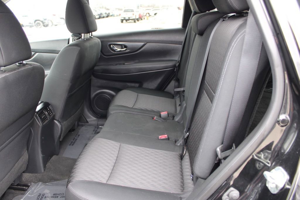 Used 2018 Nissan Rogue SV w/ Premium Package image 26