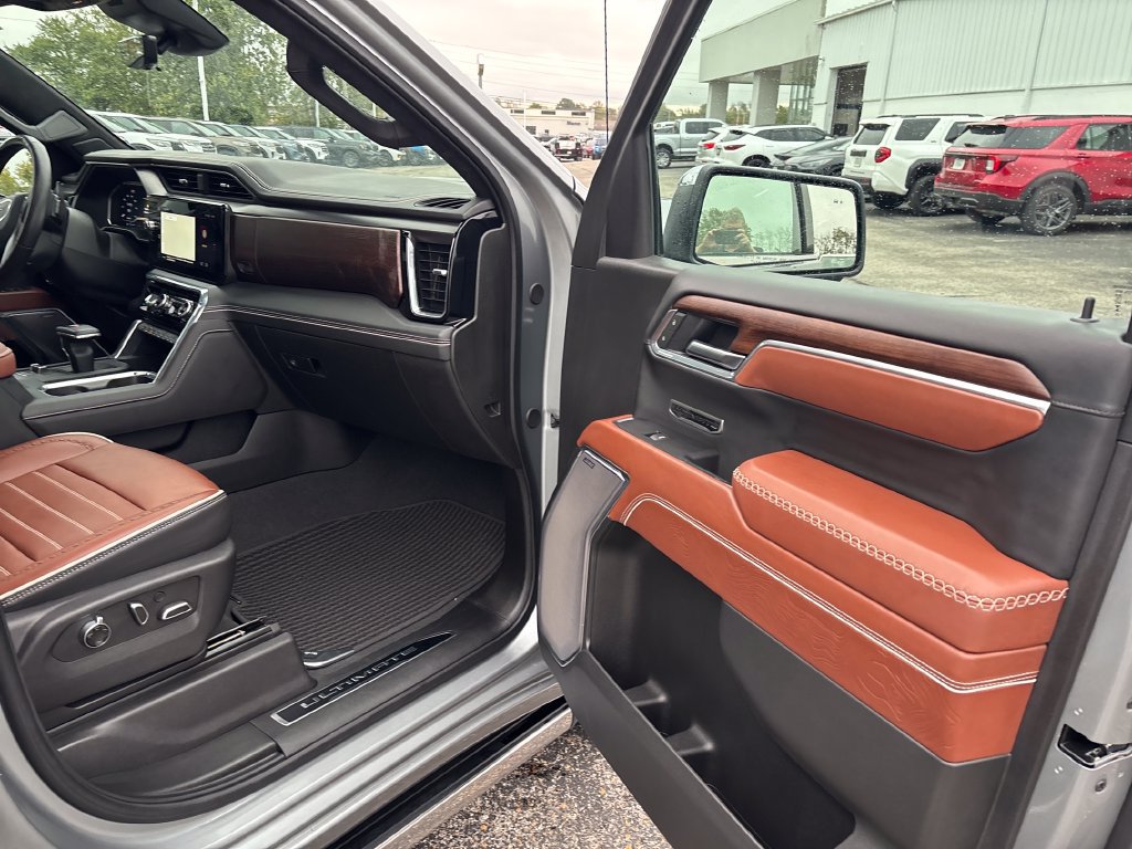 Used 2025 GMC Sierra 1500 Denali Ultimate AWD/4WD image 44