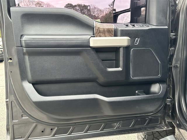 Used 2017 Ford F250 Lariat w/ Chrome Package image 10