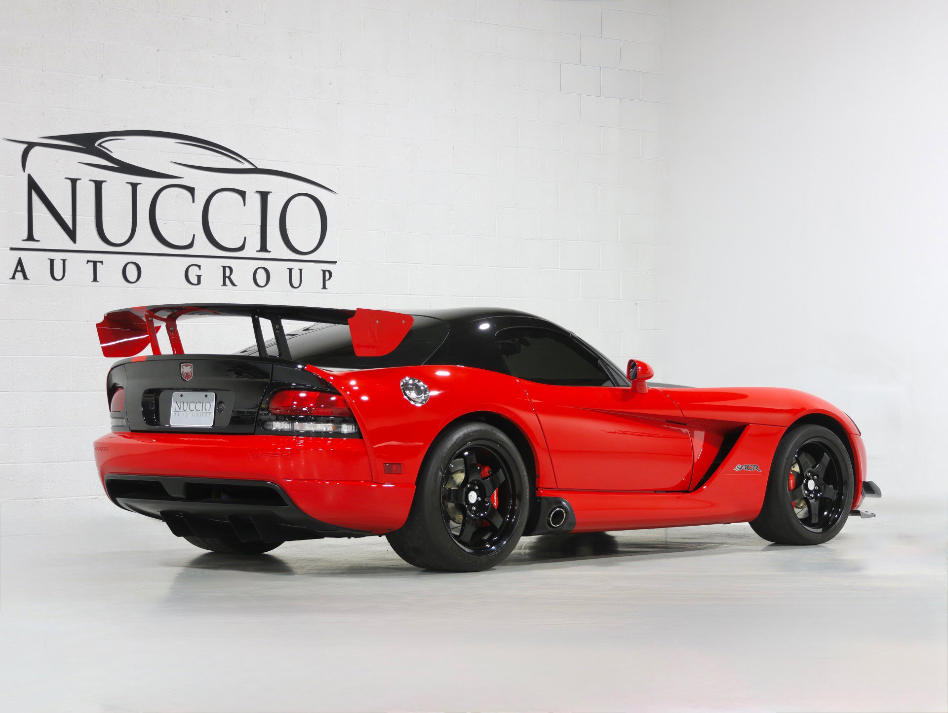 Used 2008 Dodge Viper SRT-10 w/ Competition Group image 17