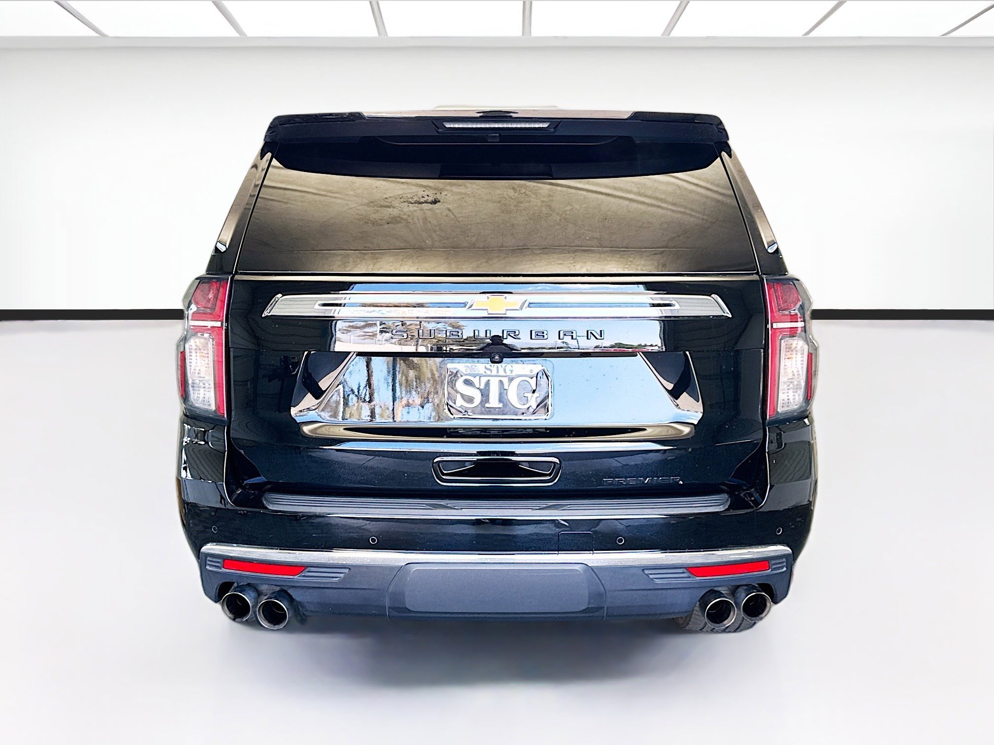 Used 2024 Chevrolet Suburban Premier image 5