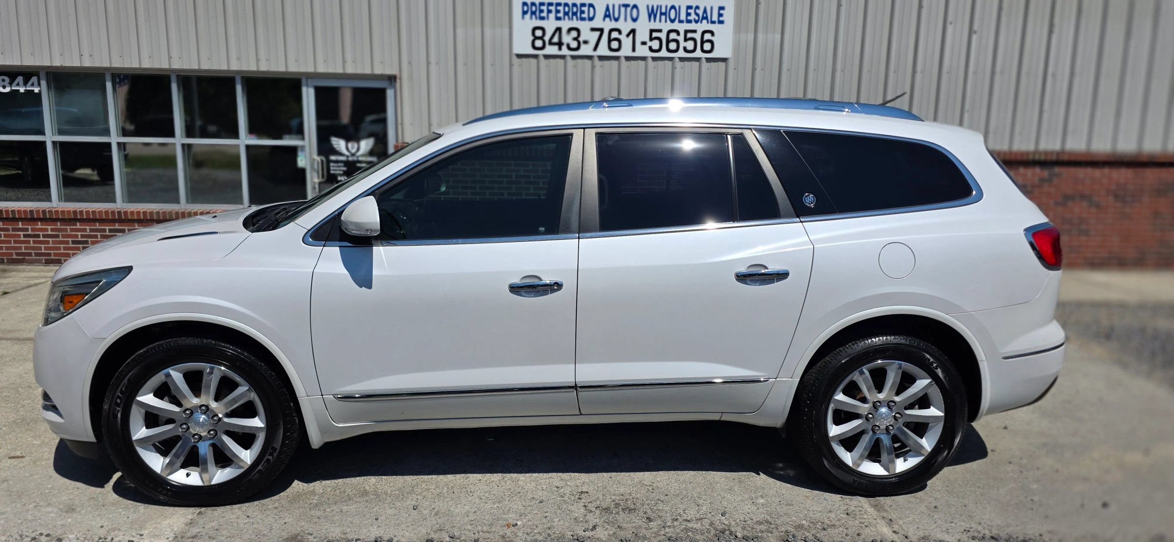 Used 2016 Buick Enclave Premium w/ Experience Buick Package FWD image 3