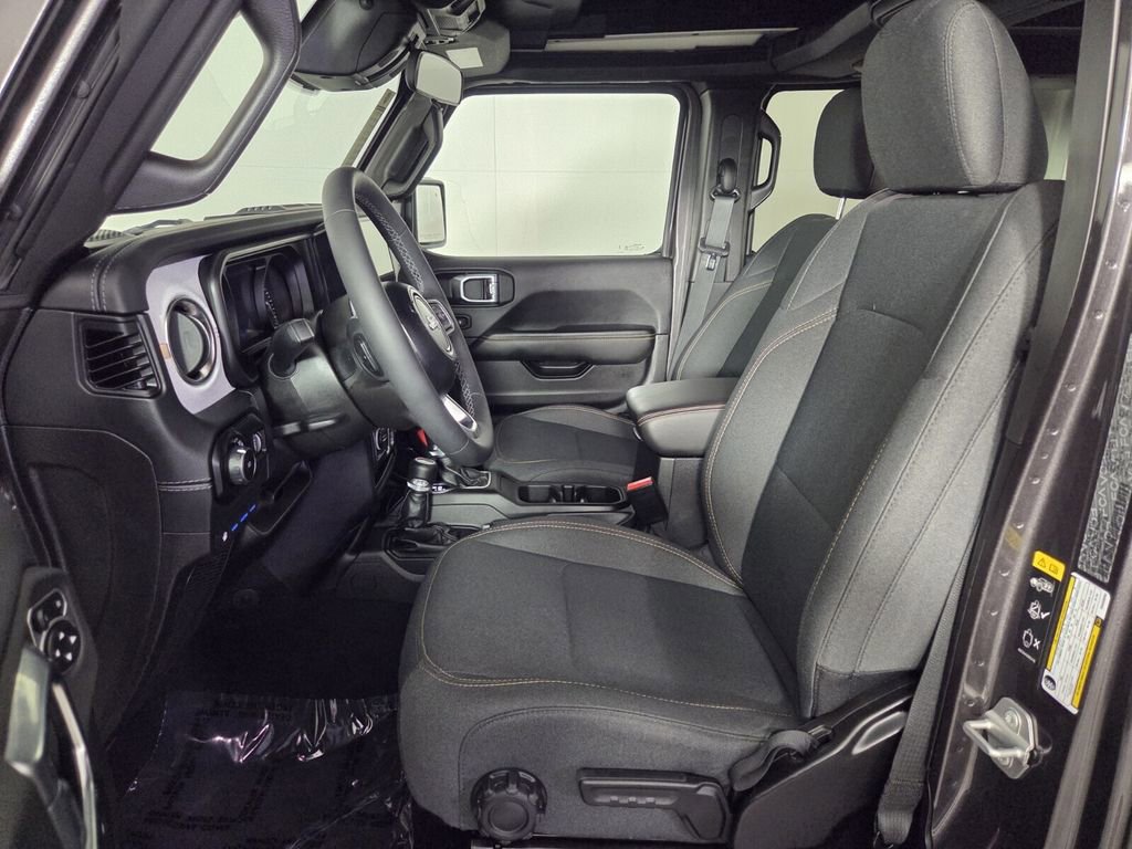 Certified 2025 Jeep Wrangler Sahara w/ Safety Group image 13