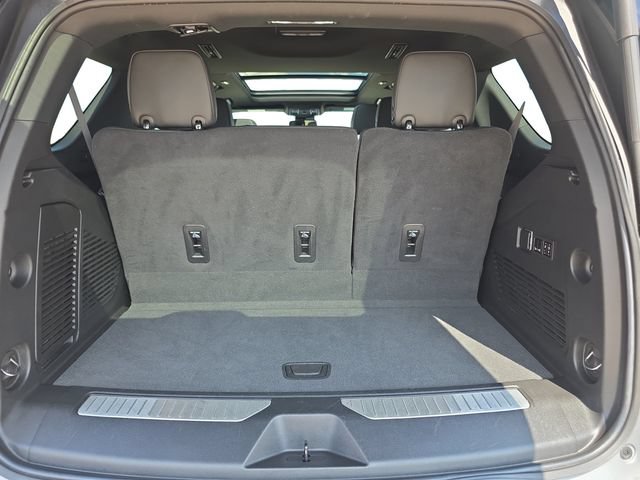 Used 2024 Chevrolet Tahoe Z71 w/ Luxury Package AWD/4WD image 19