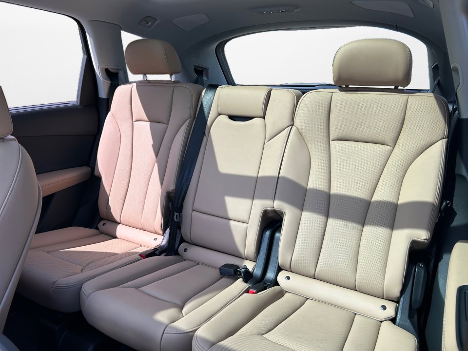Certified 2025 Audi Q7 3.0T Premium Plus image 12