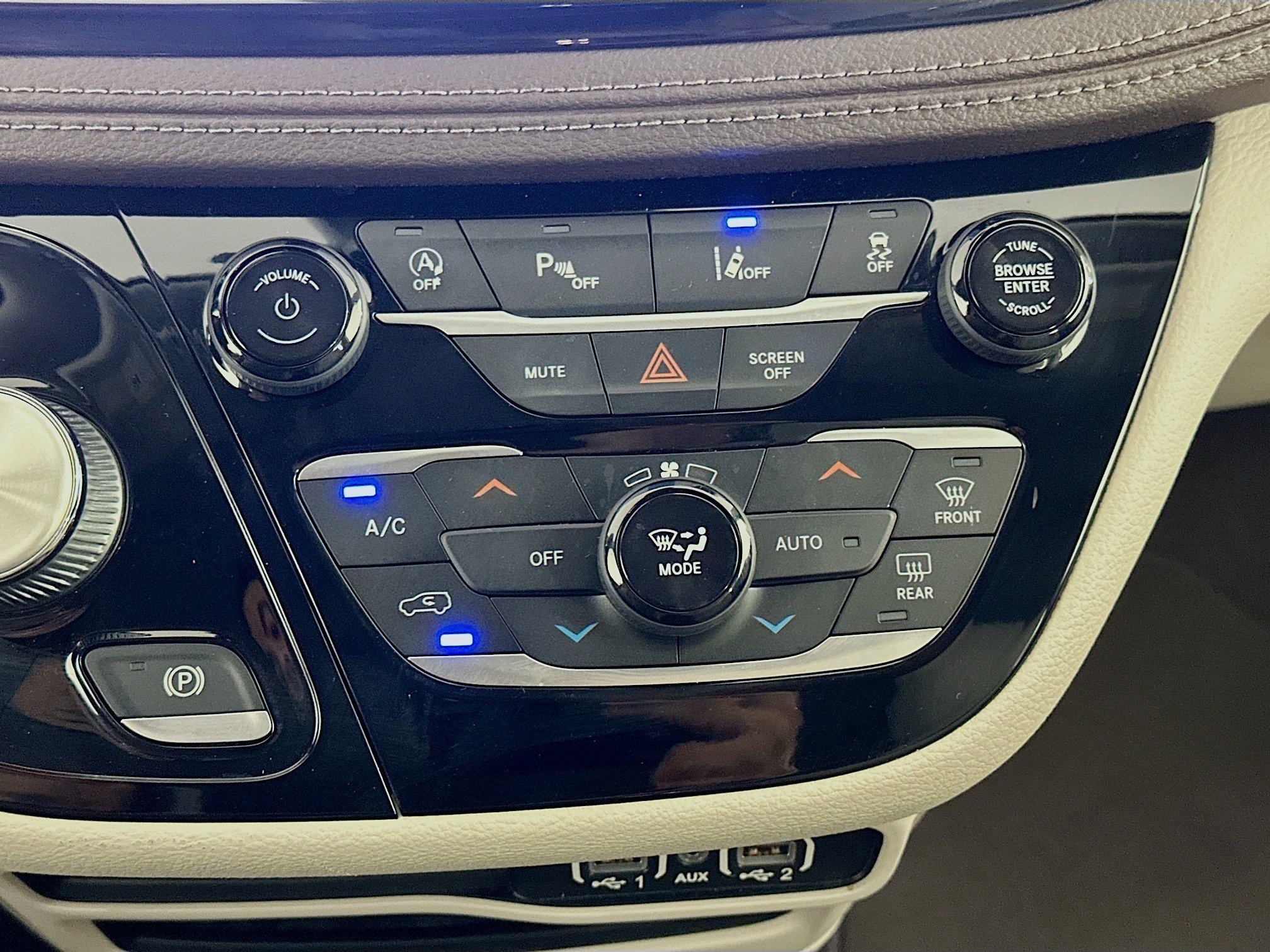 Used 2021 Chrysler Pacifica Touring-L image 23