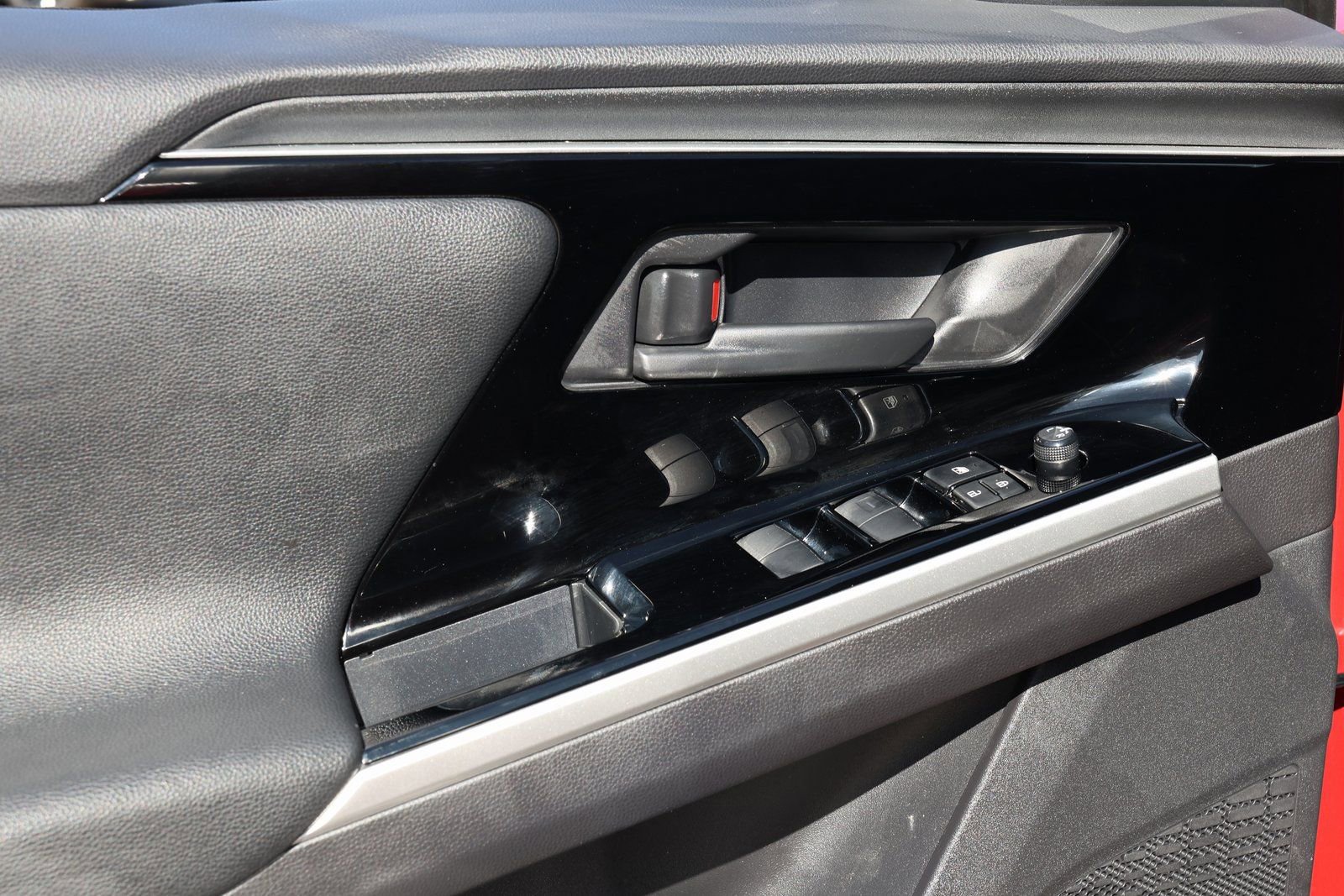 Used 2024 Toyota bZ4X XLE w/ Weather Package image 29