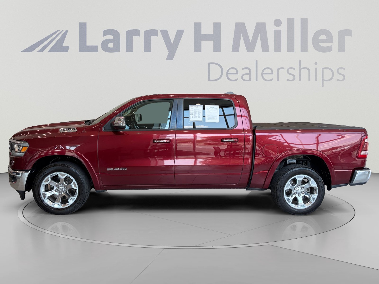 Used 2021 RAM 1500 Laramie AWD/4WD image 2