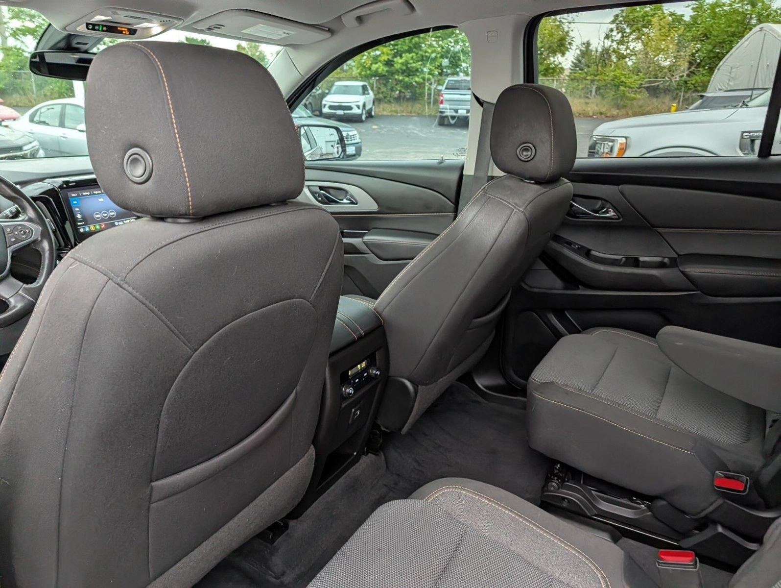 Used 2020 Chevrolet Traverse LT w/ Driver Confidence II Package AWD/4WD image 23