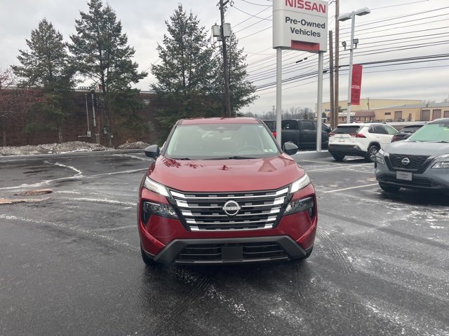 Used 2025 Nissan Rogue S image 2