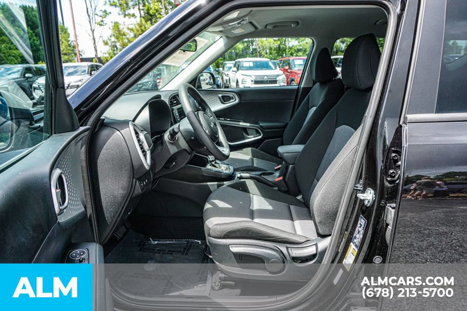Used 2025 Kia Soul LX w/ LX Technology Package FWD image 20