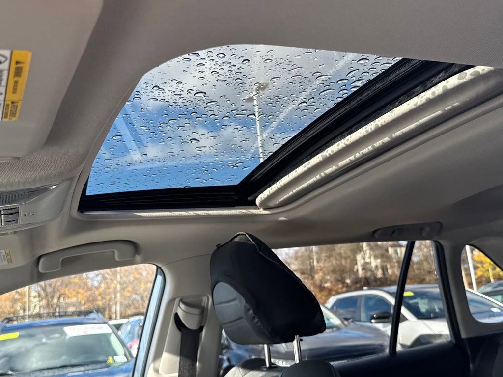 Used 2021 Toyota RAV4 XLE image 17