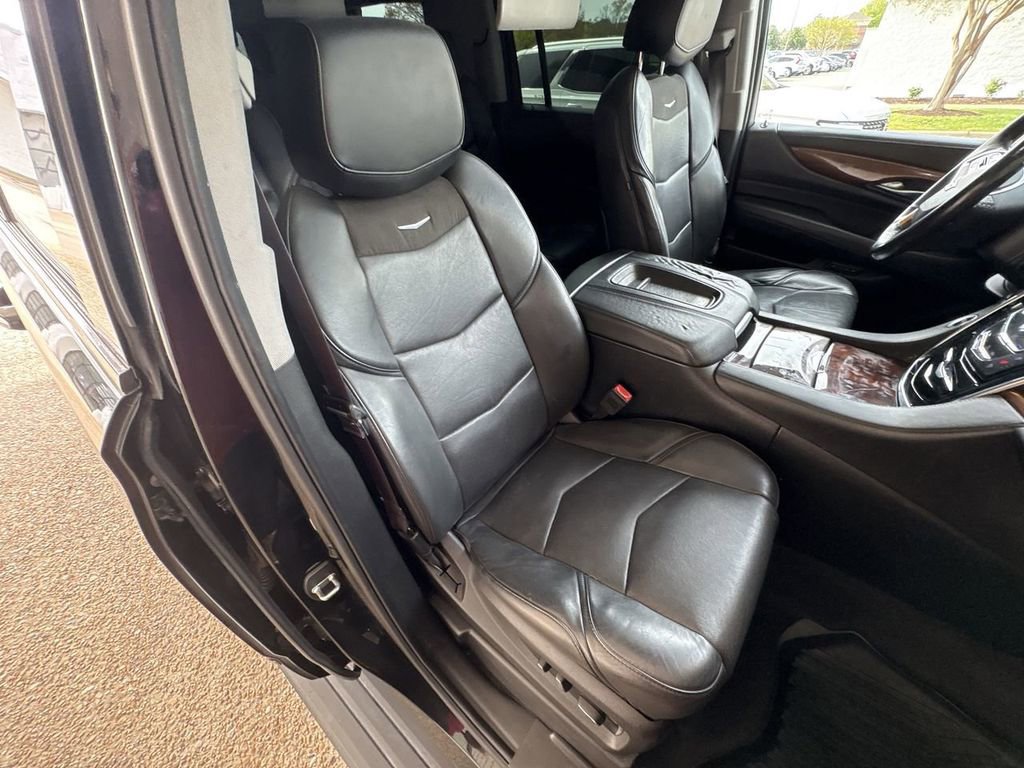 Used 2016 Cadillac Escalade ESV Premium AWD/4WD image 29
