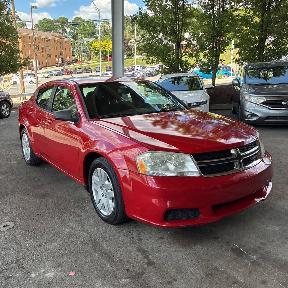 Used 2014 Dodge Avenger SE FWD image 1