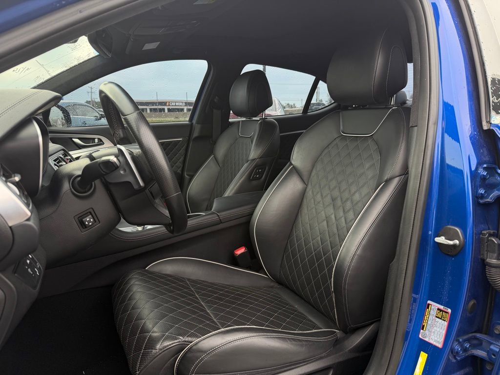 Used 2019 Genesis G70 3.3T Advanced w/ Sport Package image 9